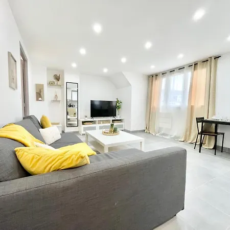 Апартаменты L'escale Express, Center 2 Min Away, Airport 6 Min Away *
